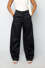 barrel trousers