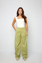 barrel trousers