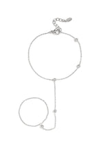 Handchain with asymmetrical stones